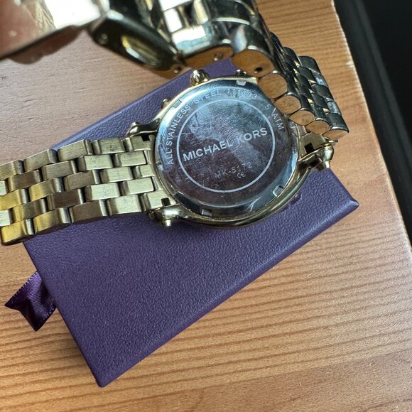 Michael Kors gold watch - Picture 2 of 4